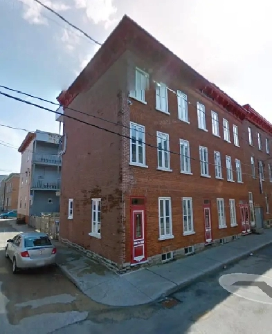 Superbe 3 1/2 Saint-Sauveur, rez de chaussé Décembre Image# 8