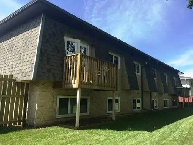 Fantastic Upper Level 2 bedroom suite in Sylvan Lake! Image# 9