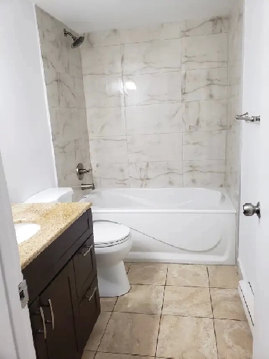 5 ½ Laval 2 blocs/blocks Montmorency & Université de Montréal Image# 4