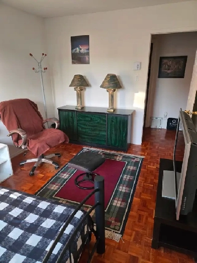 Chambre meublée à louer prêt du Cégep André Laurendeau à LaSalle Image# 1