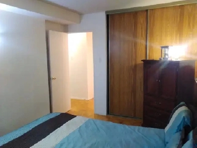 1000 SQFT Condo $439,999 2 Bdrm 1Bth Pvt Parking Balcony pets Image# 6