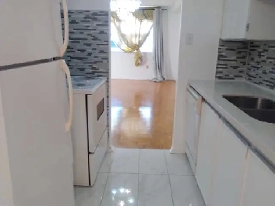 2 bdrm 1 Bth 1000 SQFT Condo $439,999 Pvt Parking Balcony pets Image# 5