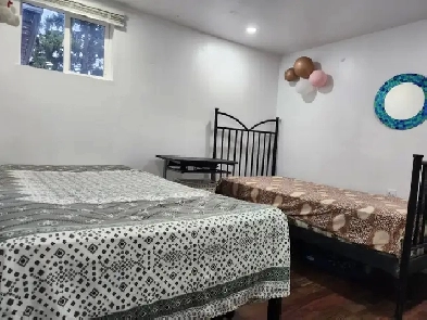 SHARING ROOM ON MAIN FLOOR,DOWNTOWN BRAMPTON – GIRLS-NOV-5 Image# 2