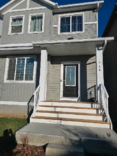 New Legal Executive basement in Paisley Chappelle Gardens Image# 1