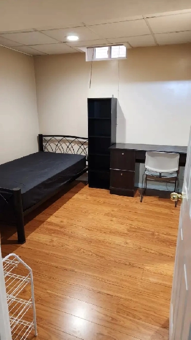 FURNISHED BASEMENT ROOMS FOR RENT NEAR UTSC AND CENTENNIAL Image# 3