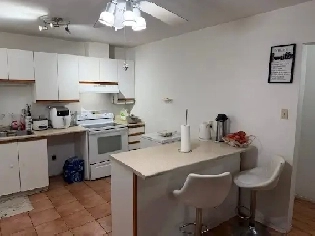 Beau 4 1/2 Ouest de l'ile PRES DE TOUT Image# 7