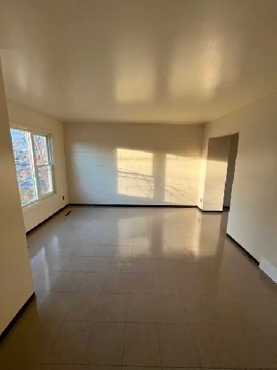 Comfortable 3-Bedroom Duplex at 258 Clarkson Image# 1