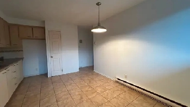 À 2 minutes du Terminus. St-Eustache Image# 8