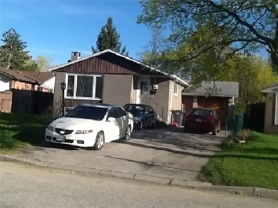 3-Bedroom Upper Level, 2-Bathrooms, Utilities Included, 2parking Image# 4