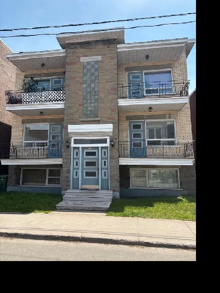 Magnifique grand 7 1/2, Limoilou 1er étage 3 chambres Libre Image# 3