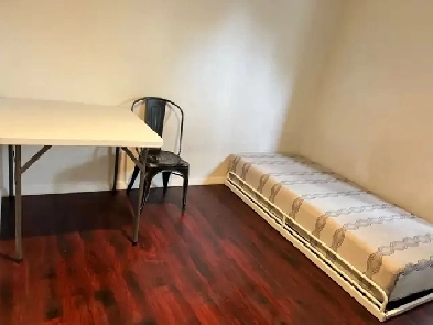 5 min walk to Whitehorn CTrain/ Near Airport & Downtown Image# 9