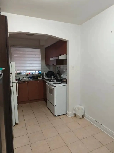 Large renovated 4 1/2 NDG (close Monkland Village) for December Image# 5