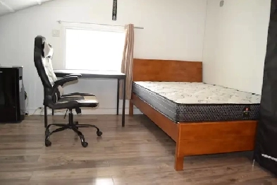 A bachelor on the second floor near Yonge ST./Finch Ave. Image# 1