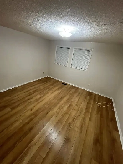 FURNISHED SHARED & PRIVATE ROOMS AVAILABLE IN MISSISSAUGA Image# 1