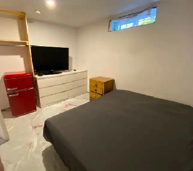 Laval Métro cartier chambre à louer/ room for rent Image# 1