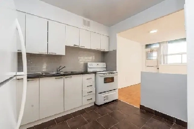 Two bedroom, Dixon and Islington Ave - ID 4235 Image# 1