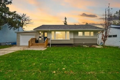 FOR SALE: Stylishly Updated Silver Heights Bungalow! Image# 1