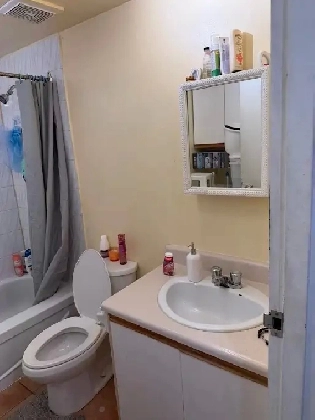 Nice 4 1/2 West Island NEAR ALL