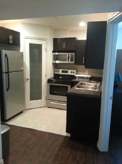 3 bed 2 bath basement suit Image# 9