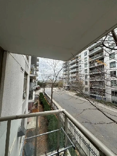 2-bedroom condo 812 Lansdowne Image# 1