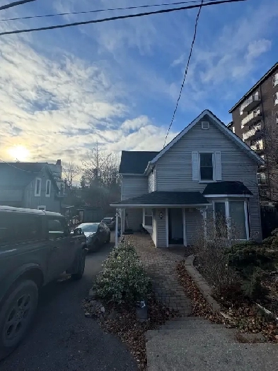 Downtown Aurora 2 Bedroom Main Level Apt Image# 1