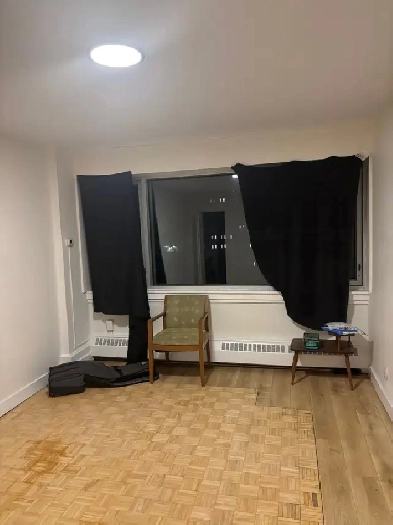 Large Bedroom & walk-in closet for Rent – 5885 Spring Garden Rd Image# 1