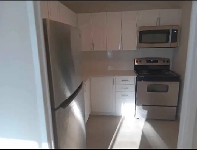 Affordable 4-Bed Dorm Room in Midtown Toronto – All Inclusive! Image# 1