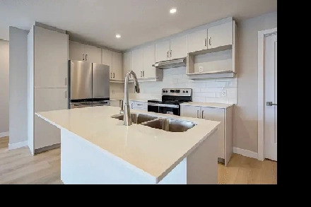 FOR RENT!  Two bedroom plus den in New Hamburg. Image# 1