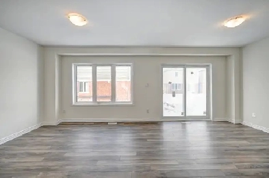 LIVE LARGE! – 4.5 Years Old Townhome 3 Bedroom   2.5 bathroom Image# 1