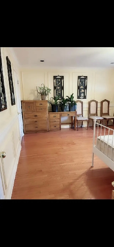 Large beautiful furnished rooms to rent bayview and steeles Image# 1