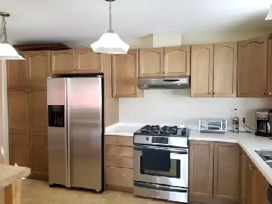 3B/1.5B Furnished Quiet Executive Home w/Office Image# 4