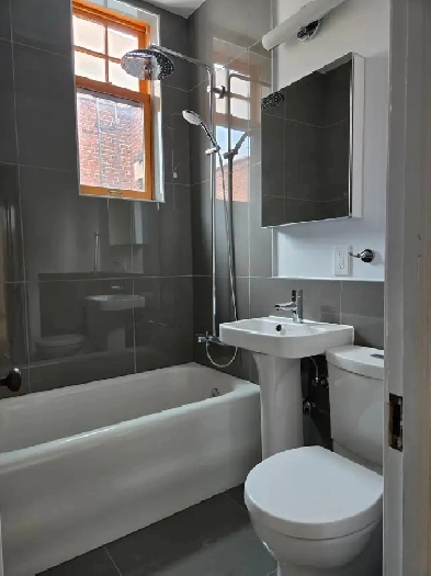 Renovated 2-Bedroom – WESTMOUNT – 1 year discount