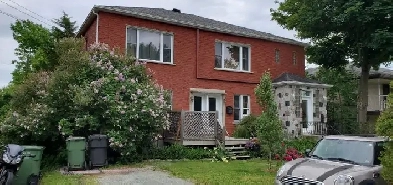 VIEUX NORD - 6 1/2 - 2e étage d'un duplex Image# 1