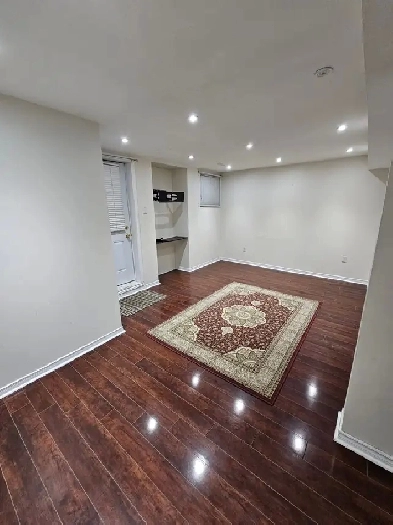 Basement with 1 bedroom, 2 Parkings and Separate entrance Image# 1