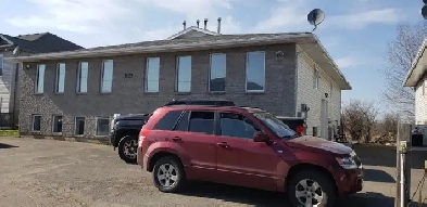 Large, spacious 3 bedroom apartment in Westfort Image# 4