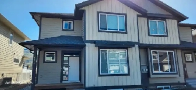 855 Palmer Pl-top floor Image# 11