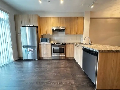 Modern 3-Bedroom 2.5-Bathroom Townhouse at Fleetwood for Rent! Image# 4