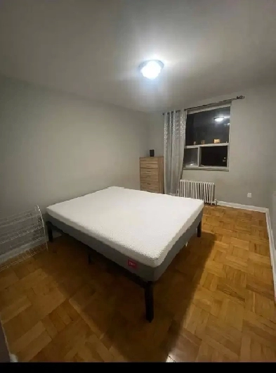 A spacious room in a 2 bedroom apartment Image# 1