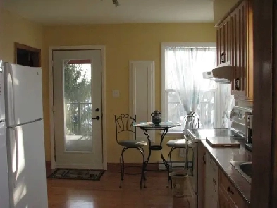 VIEUX NORD - 6 1/2 - 2e étage d'un duplex Image# 1