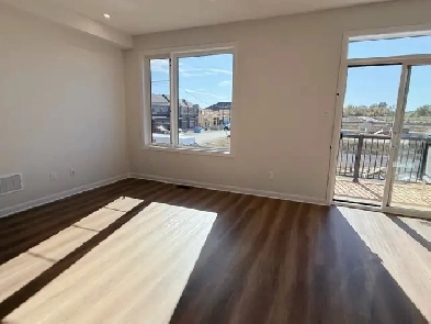 Kanata 2 beds, 1.5 baths, never-lived-in townhouse Available Now Image# 1