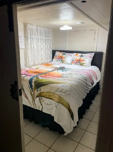 One bedroom basement apartment for rent Image# 3