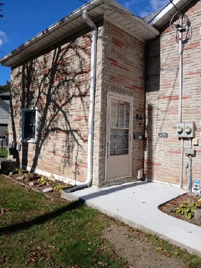 Quiet and newly renovated 2 bedroom Duplex Image# 1