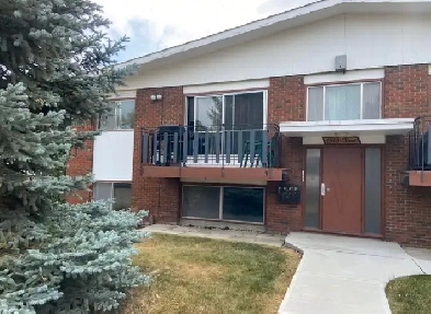 3 Beds 1 Bath - Apartment Image# 1