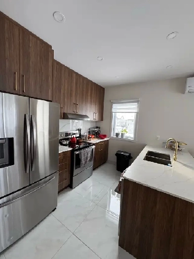 LUXUEUX 4.5 A LOUER À LAVAL TRÈS TRANQUILLE Image# 1