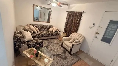 2 bedrooms upstairs unit Image# 3