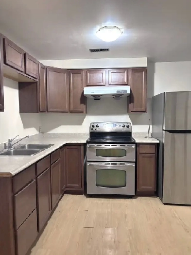 One Bedroom Basement Apartment $1380 (Bayview/Steels) Image# 1