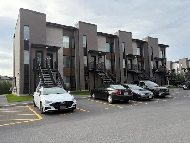 Condo 4 1/2 avec électros - 2-Bedrooms with appliances for rent Image# 1