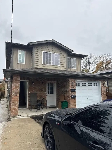 2 Bedroom   Den House – Kitchener, ON Image# 1