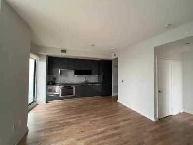 Toronto Condo for Rent – Live at the Centre of It All Image# 1