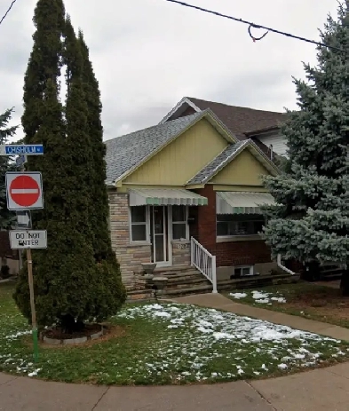 Toronto East York Rooms for rent! Image# 1